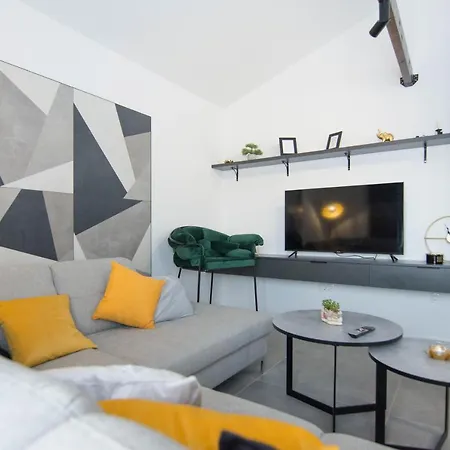 Stina Apartment *