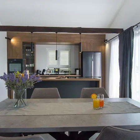 Stina Apartment *